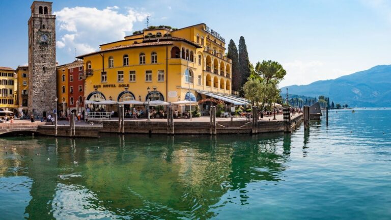 view on lake garda and garda hotels